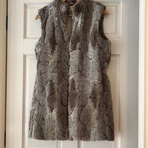 Gray faux fur vest M